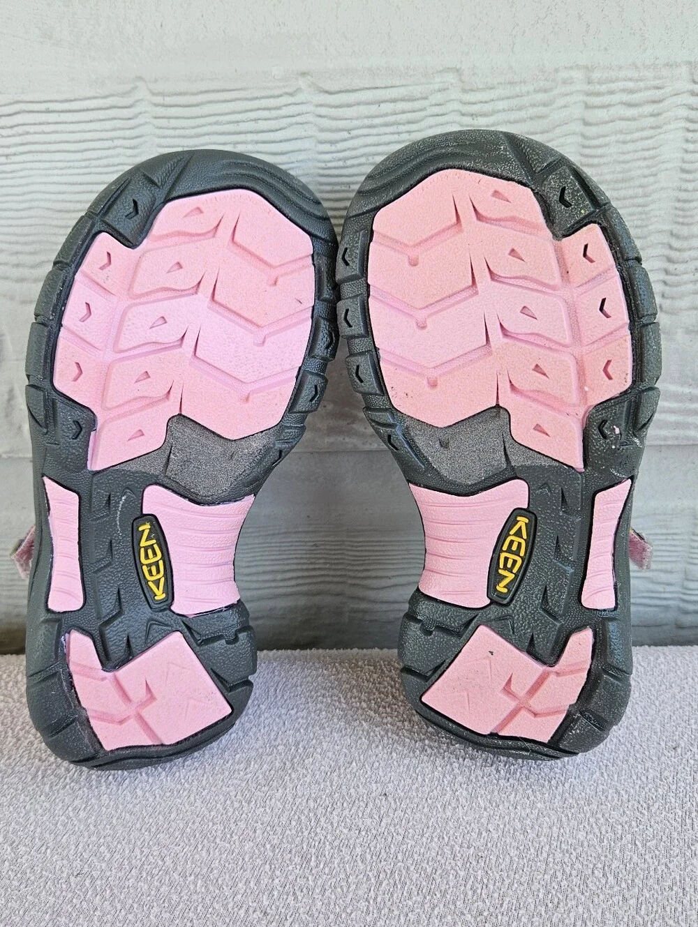 Keen Venice H2 Youth Kids SZ 13 Pink Stripe Pastel Rainbow Sandals Water Shoe